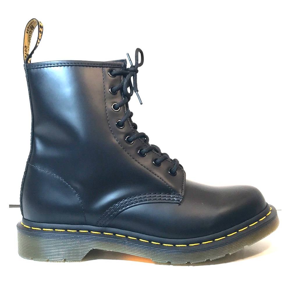 NEW Dr Martens 11821 Black 8-Eye Classic Boots 9 - Picture 1 of 7
